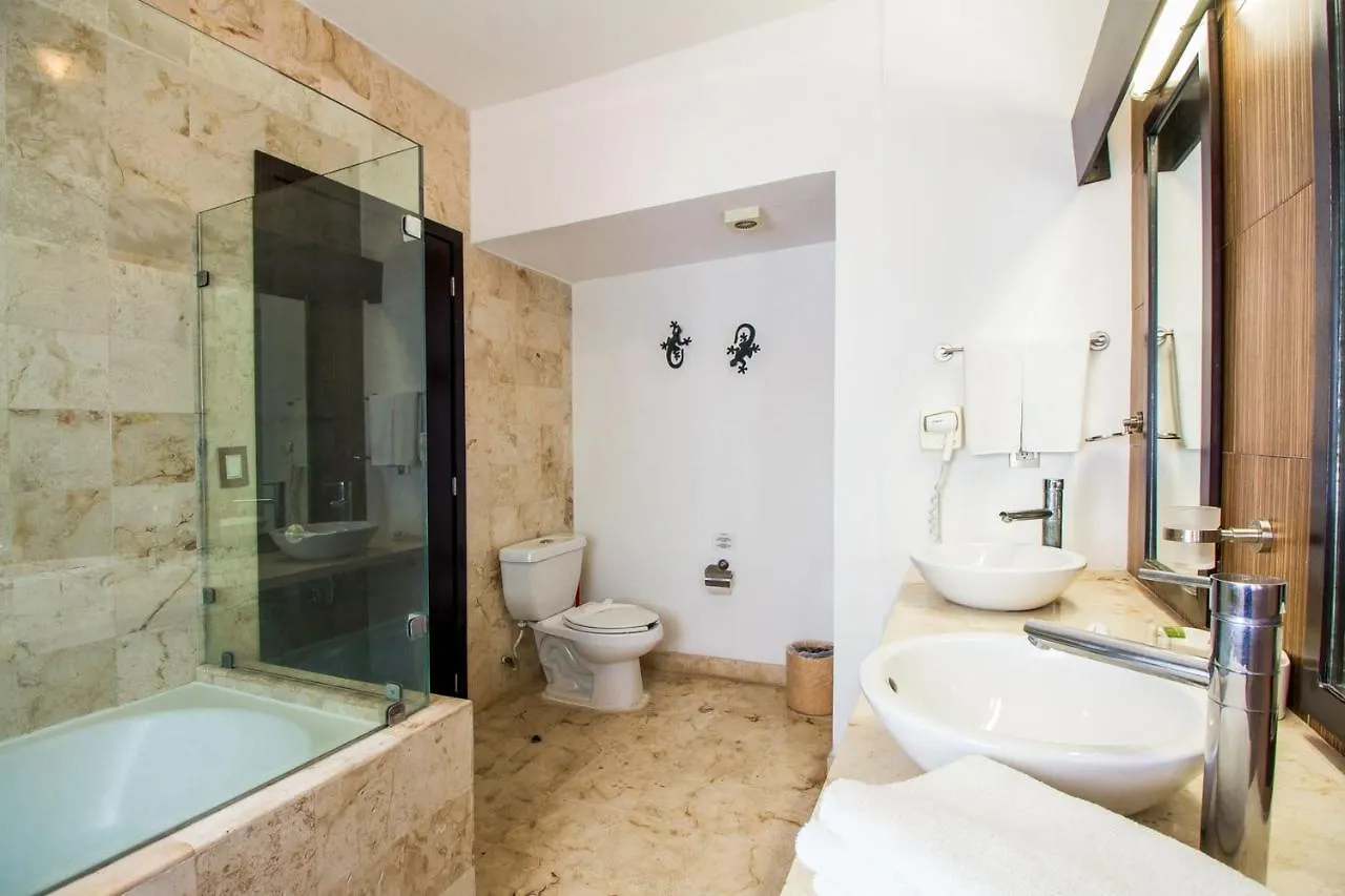 Corto Maltes 205 Ocean Front 2 Bdrs Apt Apartment